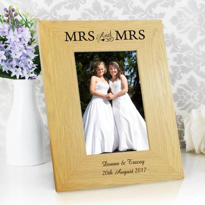 Mrs & Mrs Personalised Oak Finish 6 x 4 Photo Frame