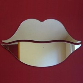 Lips Mirror 28cm